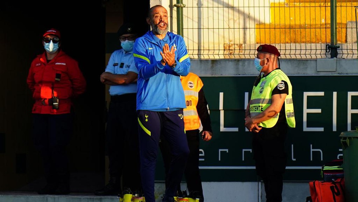 Nuno Espirito Santo tak risau meski Tottenham Hotspur tumbang dari Pacos de Ferreira (Foto: Getty Images/Gualter Fatia)