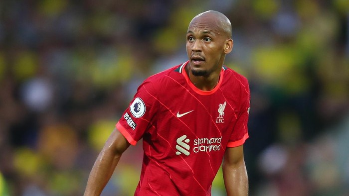 NORWICH, ENGLAND - AUGUST 14: Fabinho of Liverpool during the Premier League match between Norwich City  and  Liverpool at Carrow Road on August 14, 2021 in Norwich, England. (Photo by Marc Atkins/Getty Images)