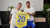 Fabio Quartararo juga mendapat jersey ketiga Juventus dengan nomor punggung 20 yang merupakan nomor motornya. (Foto: dok. Juventus)