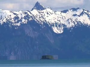 Pulau di Alaska Tampak Melayang Mirip UFO, Kok Bisa? Pulau di Alaska Tampak Melayang Mirip UFO, Kok Bisa?
