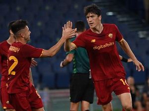 Shomurodov, Bintang Uzbekistan Penentu Kemenangan Roma Shomurodov, Bintang Uzbekistan Penentu Kemenangan Roma