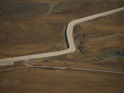 Halau Pengungsi Afghanistan, Turki Bangun Tembok Pembatas