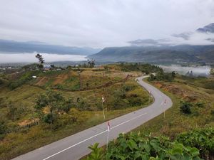Sisa 16 Km, Jalan Trans Papua Bentar Lagi Nyambung! Sisa 16 Km, Jalan Trans Papua Bentar Lagi Nyambung!