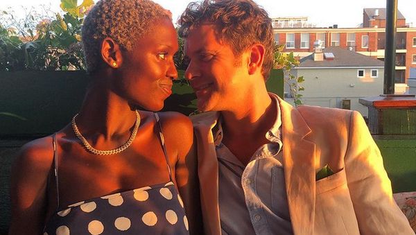 Potret Istri Joshua Jackson, Model Keturunan Jamaika yang Jadi Korban Rasisme