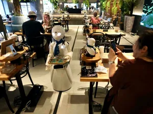 Kafe Tokyo Ini Punya Pegawai Robot yang Dioperasikan dari Jarak Jauh Kafe Tokyo Ini Punya Pegawai Robot yang Dioperasikan dari Jarak Jauh