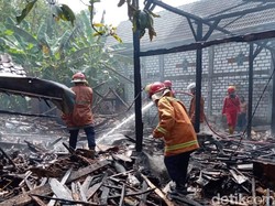 Rumah Kosong di Lamongan Terbakar Karena Korsleting Listrik