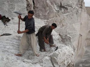 Kuasai Afghanistan, Taliban Dilimpahi Kekayaan Mineral Rp 14.000 T