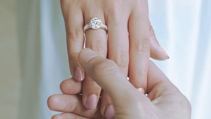 Sejarah Kelam Cincin Tunangan, Dulu Jadi Simbol Kontrak dan Kepatuhan