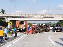 Minibus Seruduk Truk di Tol Boyolali, 1 Tewas-4 Orang Luka