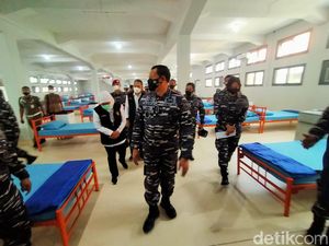 RS Darurat di Lanmar Surabaya Siap untuk Pasien COVID-19 Gejala Ringan RS Darurat di Lanmar Surabaya Siap untuk Pasien COVID-19 Gejala Ringan