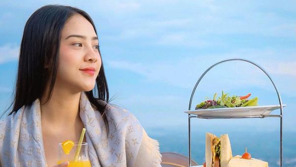 Manisnya Anya Geraldine Saat Nikmati Sarapan dan Ngemil Fried Chicken