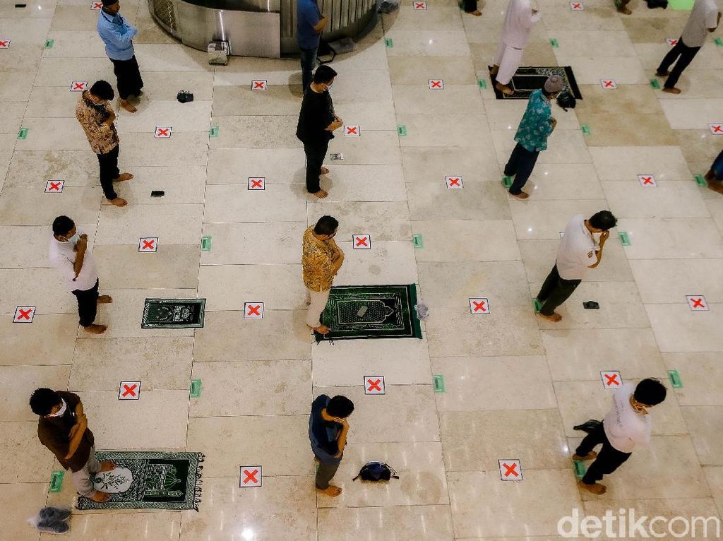 Pedoman Hari Besar Agama di Masa Pandemi Diharapkan Tekan COVID-19 Pedoman Hari Besar Agama di Masa Pandemi Diharapkan Tekan COVID-19