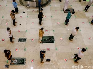 Pedoman Hari Besar Agama di Masa Pandemi Diharapkan Tekan COVID-19 Pedoman Hari Besar Agama di Masa Pandemi Diharapkan Tekan COVID-19