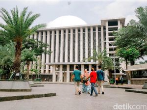 Masjid Istiqlal Gelar Tarawih Berjemaah, Tradisi Bukber Tak Dilarang
