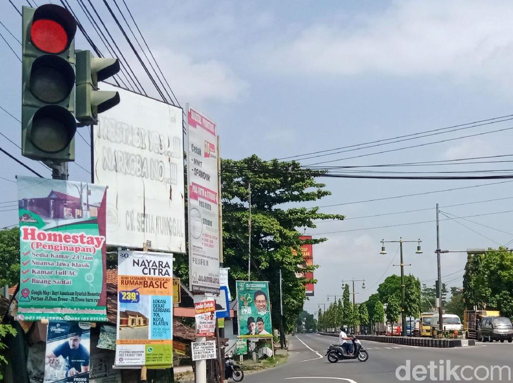 Menyedihkan, Traffic Light di Klaten Jadi Ajang Promosi