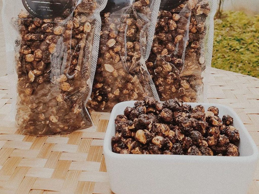 Krenyes Manis Kacang Kopi Brindil, Camilan Nostalgia Terinspirasi Kacang Gula