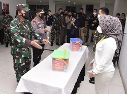 Tangis Haru Relawan Wisma Atlet Direstui Panglima TNI Jadi Kowal