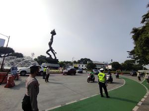 Sejumlah Mobil Berpelat Ganjil Diputar Balik di Bundaran Senayan