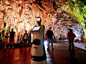 Ini Persephone, Robot Pemandu Wisatawan Menjelajahi Gua di Yunani