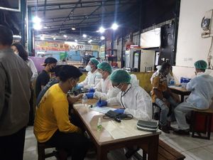 Polisi Datangi Pujasera di Setiabudi Jaksel, Vaksin PKL-Pengunjung