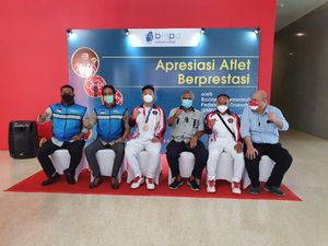 Rahmat Erwin Diguyur Bonus, Terima Hadiah Uang hingga Motor