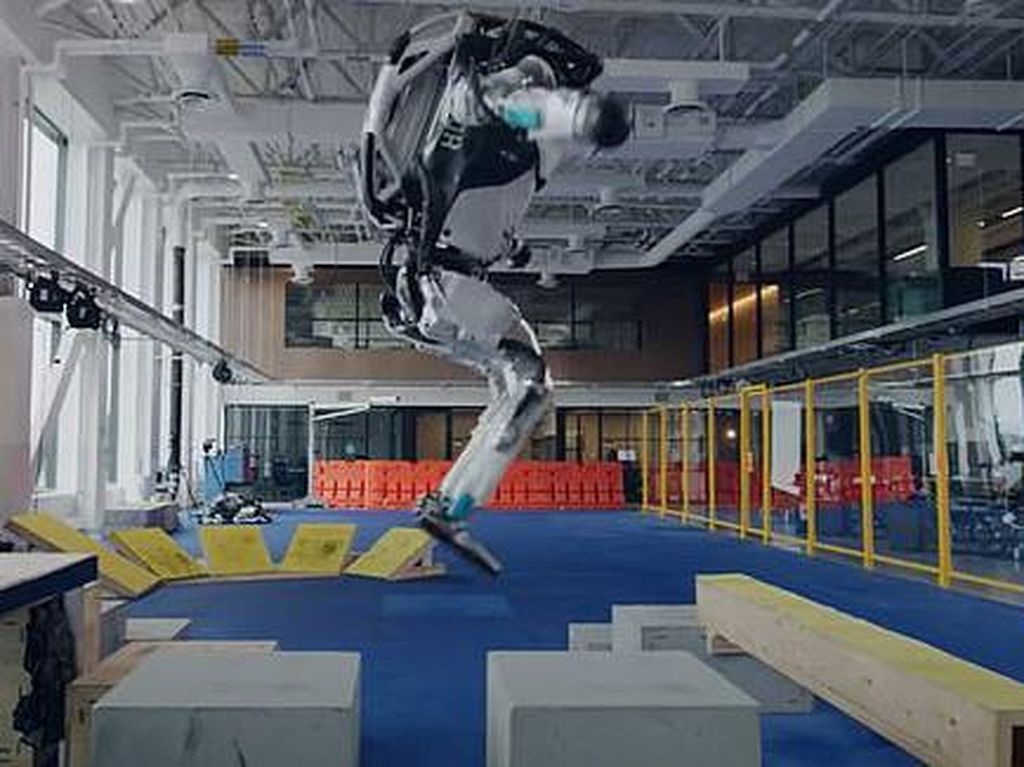 Robot Bisa Salto Bikin Netizen Ketakutan