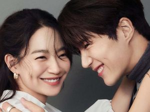 Hometown Cha Cha Cha Segera Tayang, Ini Pujian Shin Min Ah untuk Kim Seon Ho Hometown Cha Cha Cha Segera Tayang, Ini Pujian Shin Min Ah untuk Kim Seon Ho