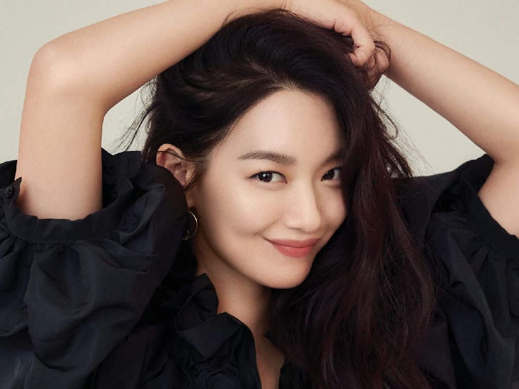 Bocoran Peran Shin Min Ah dan 7 Aktor Kelas Atas di Drama Korea Our Blues Bocoran Peran Shin Min Ah dan 7 Aktor Kelas Atas di Drama Korea Our Blues