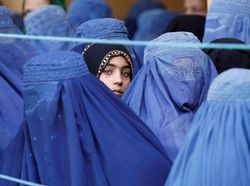 Taliban Larang Wanita Pergi Bekerja, Diminta untuk Tetap di Rumah