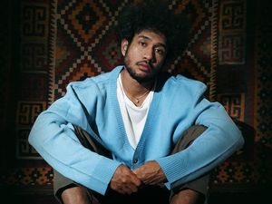 Teddy Adhitya Pulihkan Diri dalam Tiga Lagu Teddy Adhitya Pulihkan Diri dalam Tiga Lagu
