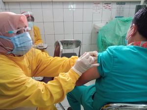 IDI: Pemerintah Jangan Cuma Kejar Vaksin, Tapi Lihat Angka Kematian