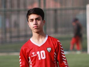 Hindari Taliban, Pesepakbola Afghanistan Ini Tewas Jatuh dari Pesawat