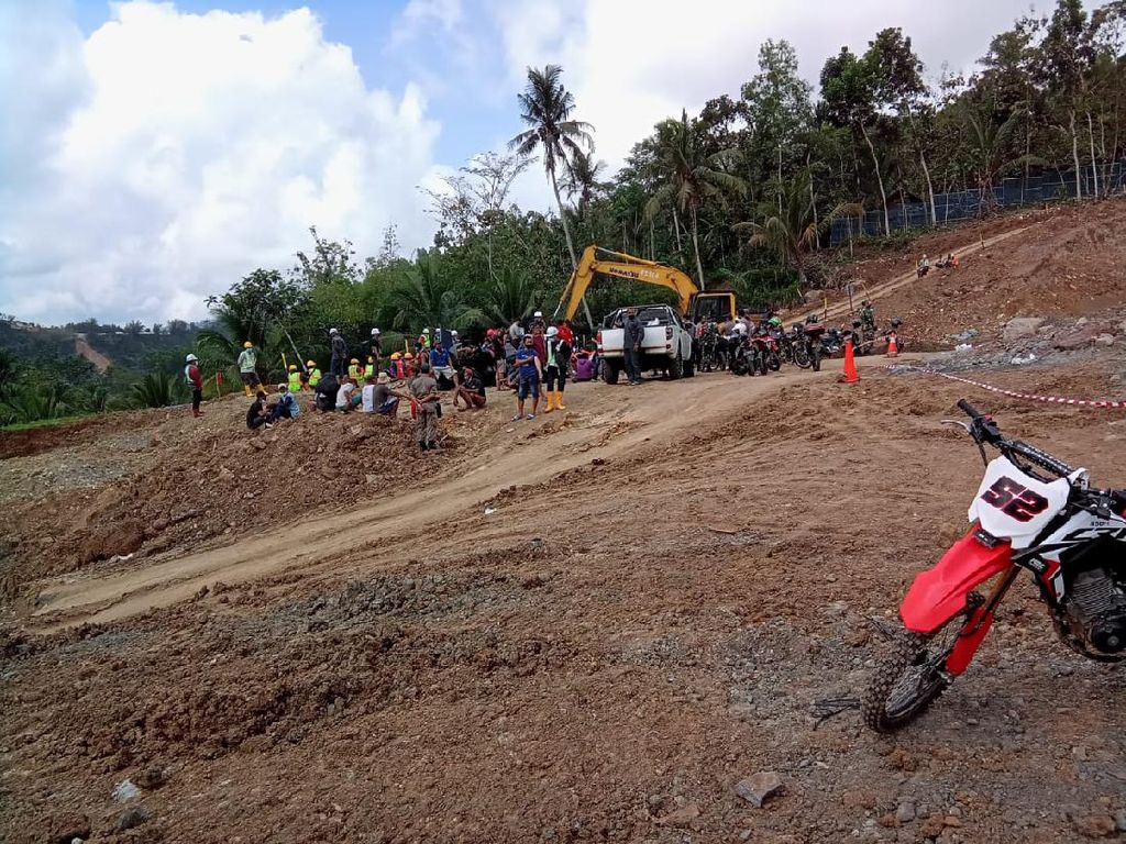 Tagih Janji Relokasi, Warga Gagalkan Peledakan di Proyek Bendungan Bagong Tagih Janji Relokasi, Warga Gagalkan Peledakan di Proyek Bendungan Bagong