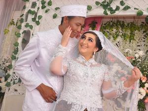 Kisah Perjuangan Bule Austria Demi Bertemu Suami Tukang Sapu DKI Kisah Perjuangan Bule Austria Demi Bertemu Suami Tukang Sapu DKI