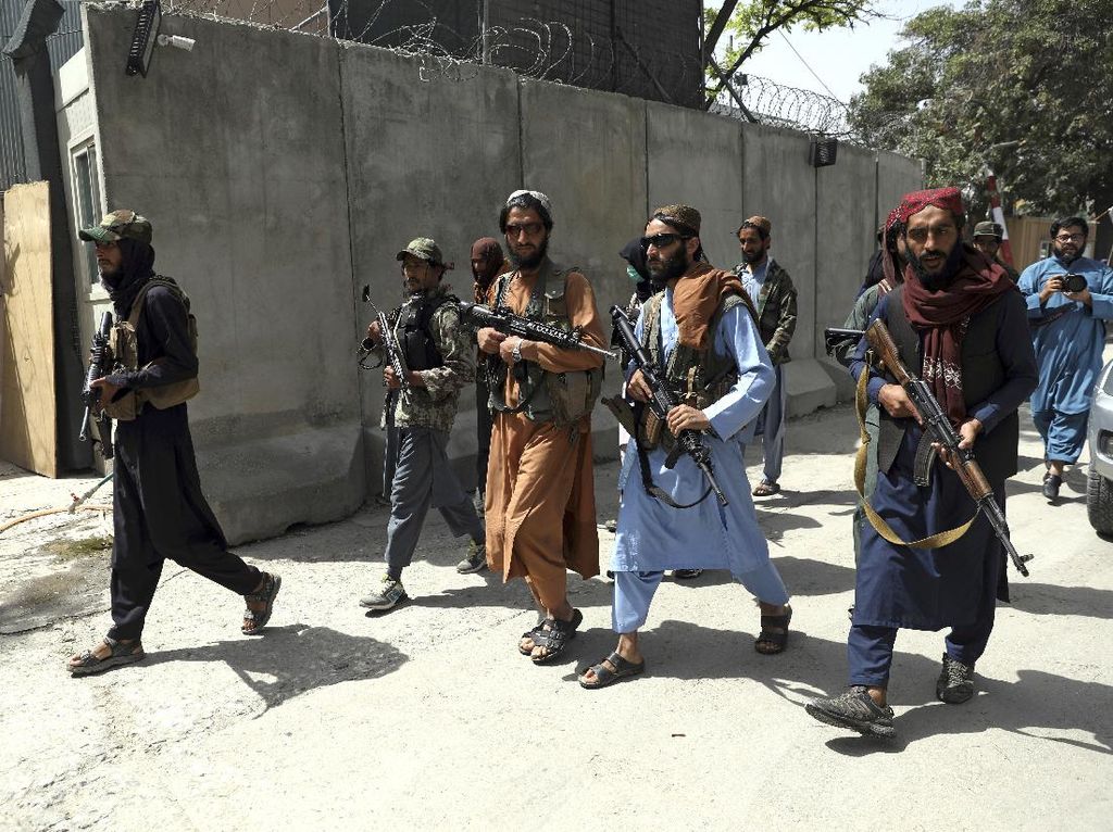 Foto: Deretan Gaya Pasukan Taliban, Ada yang Viral Capai Rp 100 Juta