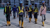 JIS juga akan mengembangkan kawasan itu dengan mengedepankan kemudahan akses moda transportasi umum berbasis rel (MRT, KRL, maupun LRT). Dan nantinya juga akan dibangun berbagai fasilitas umum di kawasan Jakarta Intrernational Stadium. Infrastruktur pendukung untuk aktivasi Kawasan JIS itu ditargetkan terbangun pada Juni 2022, yakni penambahan stasiun KAI baru di sisi barat dan timur JIS.