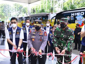 Kapolri Lepas 34 Bus Vaksinasi Keliling, Sasar Warga Tak Terjangkau