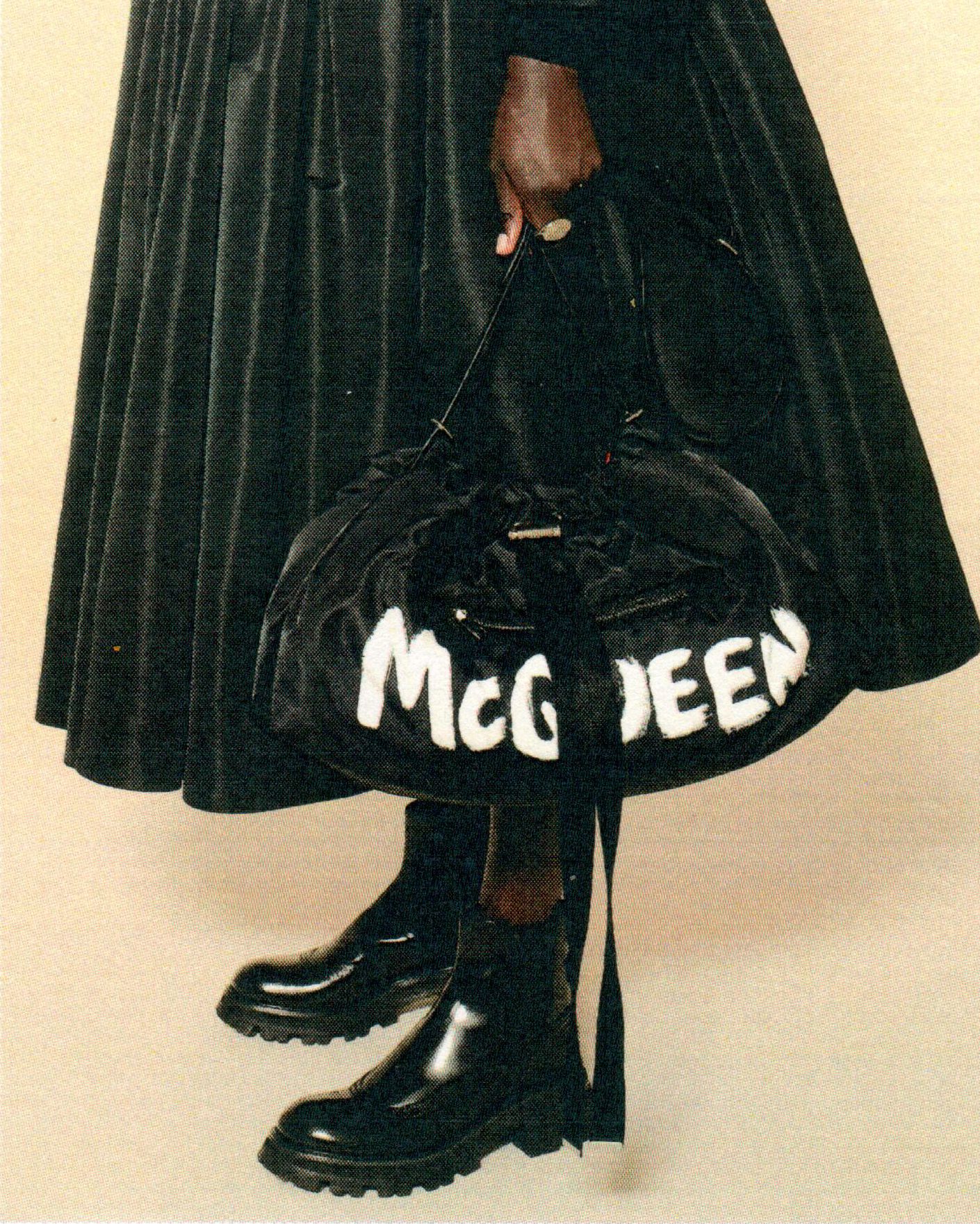 Koleksi grafiti Alexander McQueen