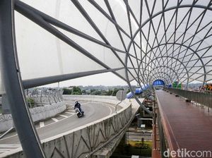 Melihat JPO Lenteng Agung yang Sudah Rampung