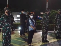 Tiba di Indonesia, WNI dari Afghanistan Disambut Menlu dan Panglima