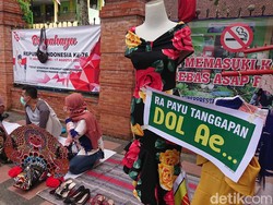 Tak Ada Job Manggung, Pekerja Seni Trenggalek Gelar Aksi Jual Peralatan