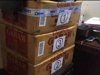Penampakan 3 Dus Surat Permintaan Sumbangan Gubernur Sumbar