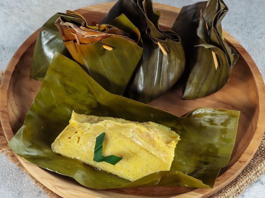Ide Takjil Buka Puasa Hari Ini: Barongko, Kudapan Manis Legit Khas Sulsel Ide Takjil Buka Puasa Hari Ini: Barongko, Kudapan Manis Legit Khas Sulsel