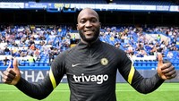 Nomor 9 ada Romelu Lukaku. Chelsea membelinya dari Inter Milan di musim panas 2021 ini seharga 115 juta Euro atau setara Rp 1,93 triliun