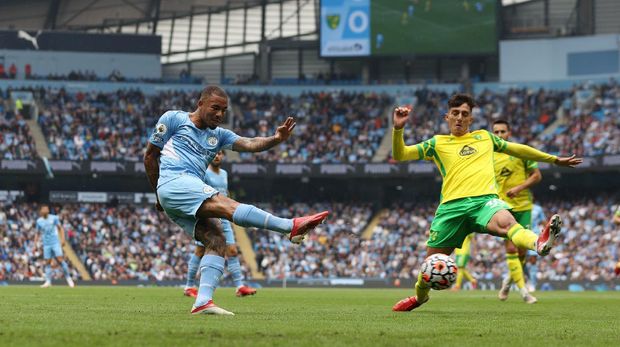 Soccer Football - Premier League - Manchester City v Norwich City - Etihad Stadium, Manchester, Britain - August 21, 2021 Manchester City's Gabriel Jesus shoots at goal Action Images via Reuters/Lee Smith EDITORIAL USE ONLY. No use with unauthorized audio, video, data, fixture lists, club/league logos or 'live' services. Online in-match use limited to 75 images, no video emulation. No use in betting, games or single club /league/player publications.  Please contact your account representative for further details.