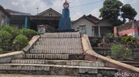 Foto: Tugu Gojali Buntung yang Bersejarah namun Terbengkalai