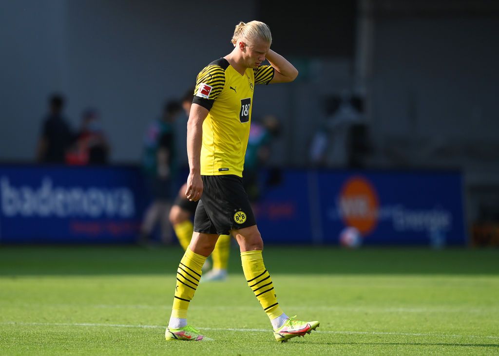Erling Haaland FREIBURG IM BREISGAU, GERMANY - AUGUST 21: Erling Haaland of Borussia Dortmund looks dejected following defeat in the Bundesliga match between Sport-Club Freiburg and Borussia Dortmund at SC-Stadion on August 21, 2021 in Freiburg im Breisgau, Germany. (Photo by Matthias Hangst/Getty Images)