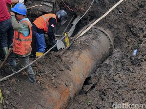Ini Lho Pipa PDAM yang Pecah dan Bikin Banjir Jalan di Bandung