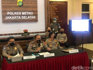 Dalih Tak Tahu Jalan Pemobil Fortuner Pelat Polri Bikin Kekacauan Dalih Tak Tahu Jalan Pemobil Fortuner Pelat Polri Bikin Kekacauan