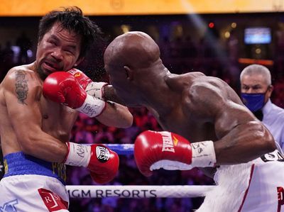 Momen Manny Pacquiao Dikalahkan Yordenis Ugas